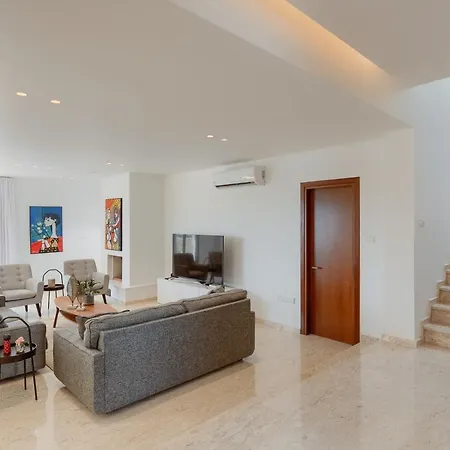 Aphrodite Hills 4 Bedroom With Private Infinity Pool